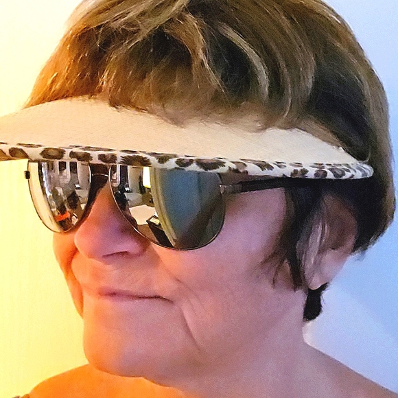 Ladies Sun Visors (2) - Picture 2 of 5